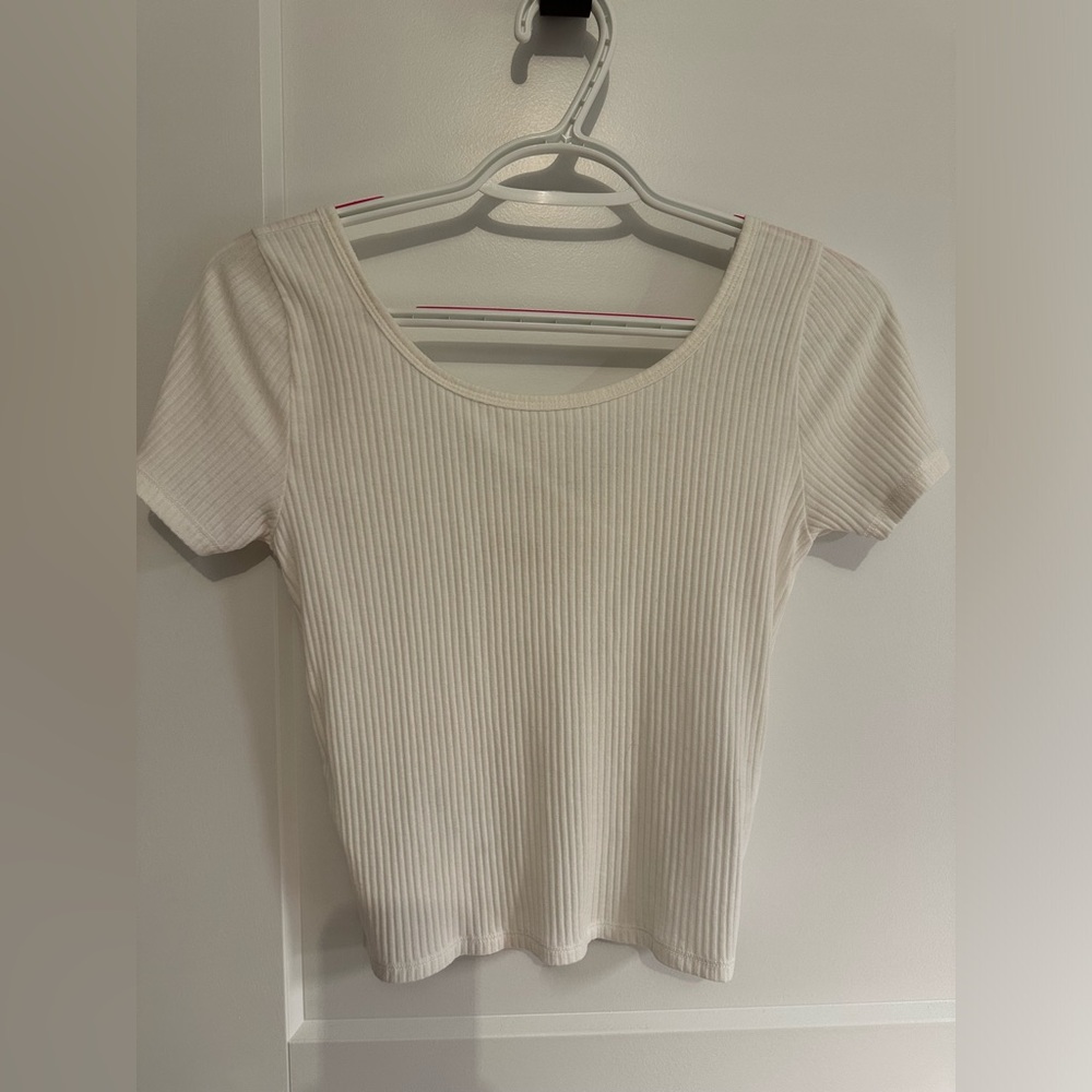 Hollister top